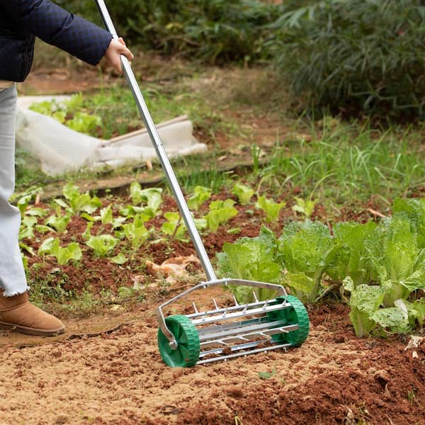 Gardenised Rolling Spike Lawn Aerator with Sturdy Steel Handle and Sharp Metal Tines to Promote Thick Deep and Healthy Grass QI004663