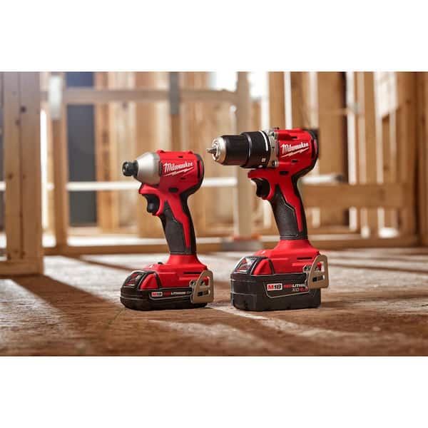 Milwaukee - M18 18-Volt Lith-Ion Brushless Cordless Compact Hammer Drill/Impact Combo Kit w/2 Batteries & M18 Portable Inflator