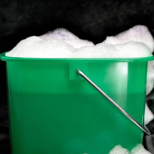 RW Clean 6 Qt Square Green Plastic Cleaning Bucket - with Plastic Handle -  8 1/2 x 8 1/2 x 7 1/4 - 1 count box