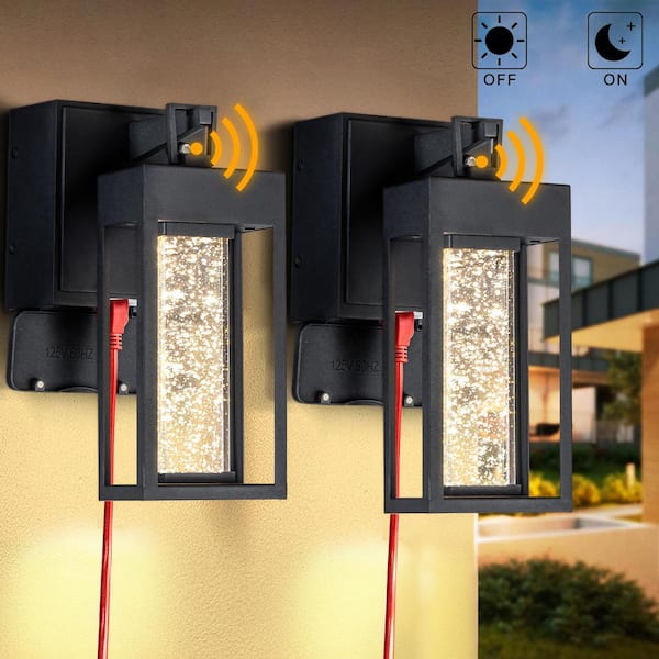 Modern LED Outdoor Black Dusk to Dawn Sensor Wall Lantern Sconce with Seeded Glass and built-in GFCI Outlets (2-Pack）