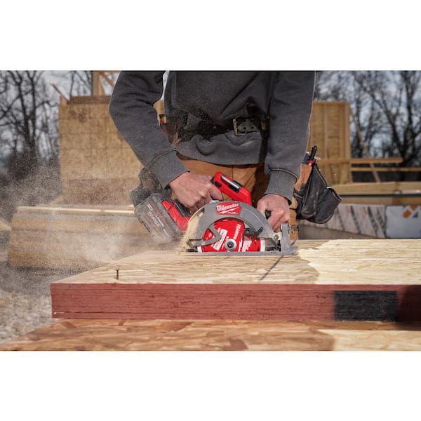 Milwaukee M18 FUEL 18V Lith-Ion Brushless Cordless 7-1/4 in