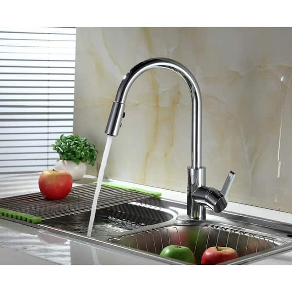 Single-Handle Pull-Down Sprayer Kitchen Faucet in Chrome