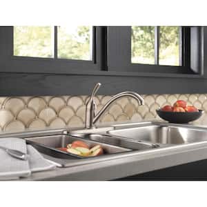 Classic Single-Handle Standard Kitchen Faucet in Stainless