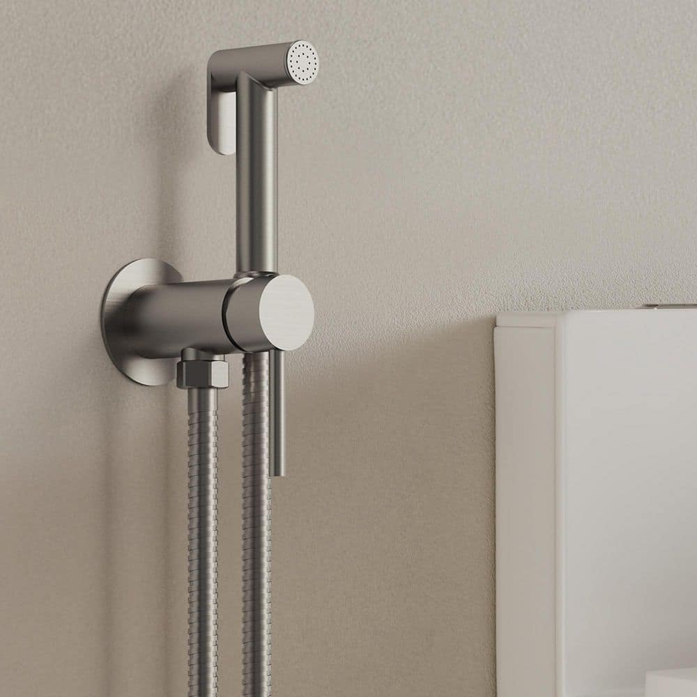 EVERSTEIN 1-Handle Bidet Faucet Hot and Cold with Wall Mount