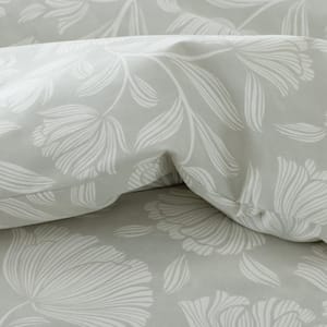 Legends Hotel Maytime Wrinkle-Free  Sateen Fitted Sheet