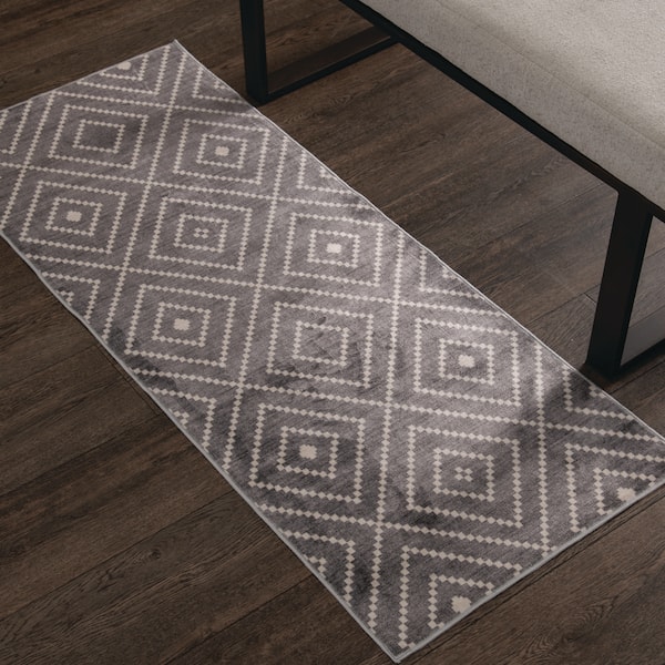 2 ft. x 5 ft. Onyx/Ivory Diamond Weave Washable Runner