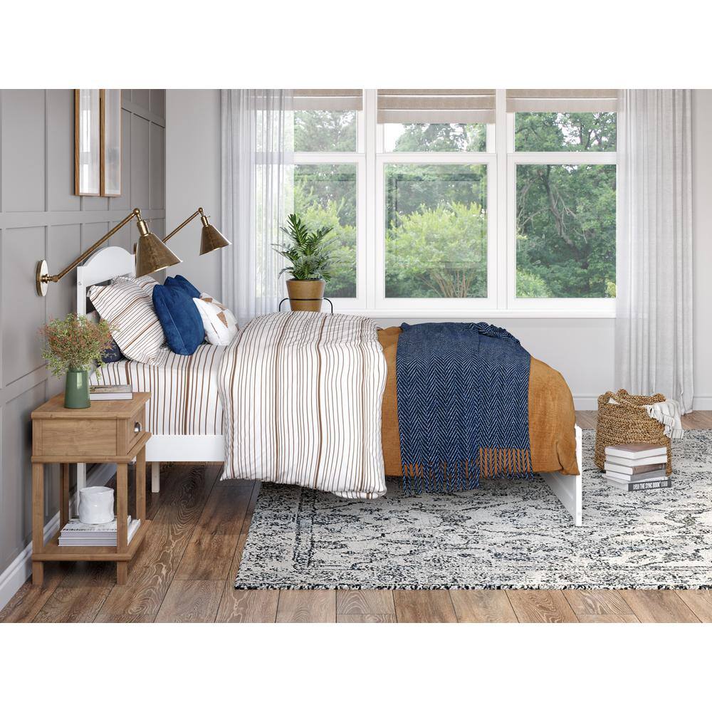 Warren White Solid Wood Queen Platform Bed with Slats