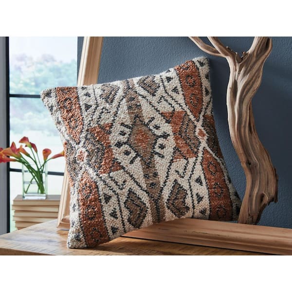 Signature DESIGN BY ASHLEY Kierenworth Dark Brown/Beige Geometric