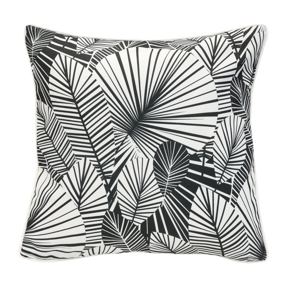 https://images.thdstatic.com/productImages/0c7738e8-3b16-4606-b4bd-6bbba700eeae/svn/outdoor-throw-pillows-40852401-242722-64_1000.jpg