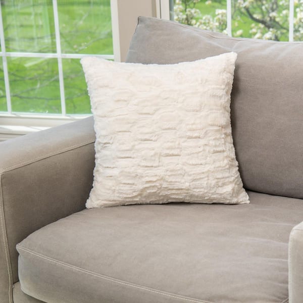 HGTV Art Deco Brushed Faux Fur Pillow Snowbound 18 x 18 in.