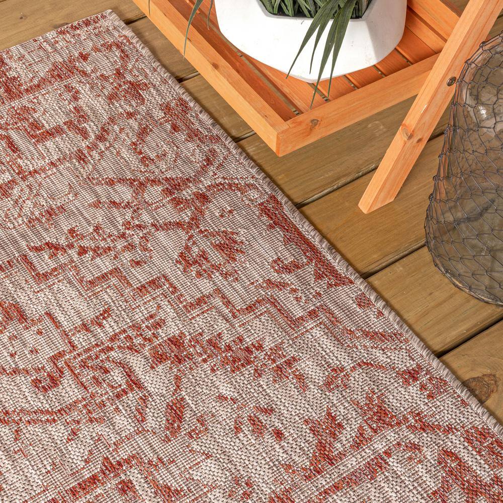 Estrella Red and Taupe Medallion Synthetic Indoor/Outdoor Area Rug