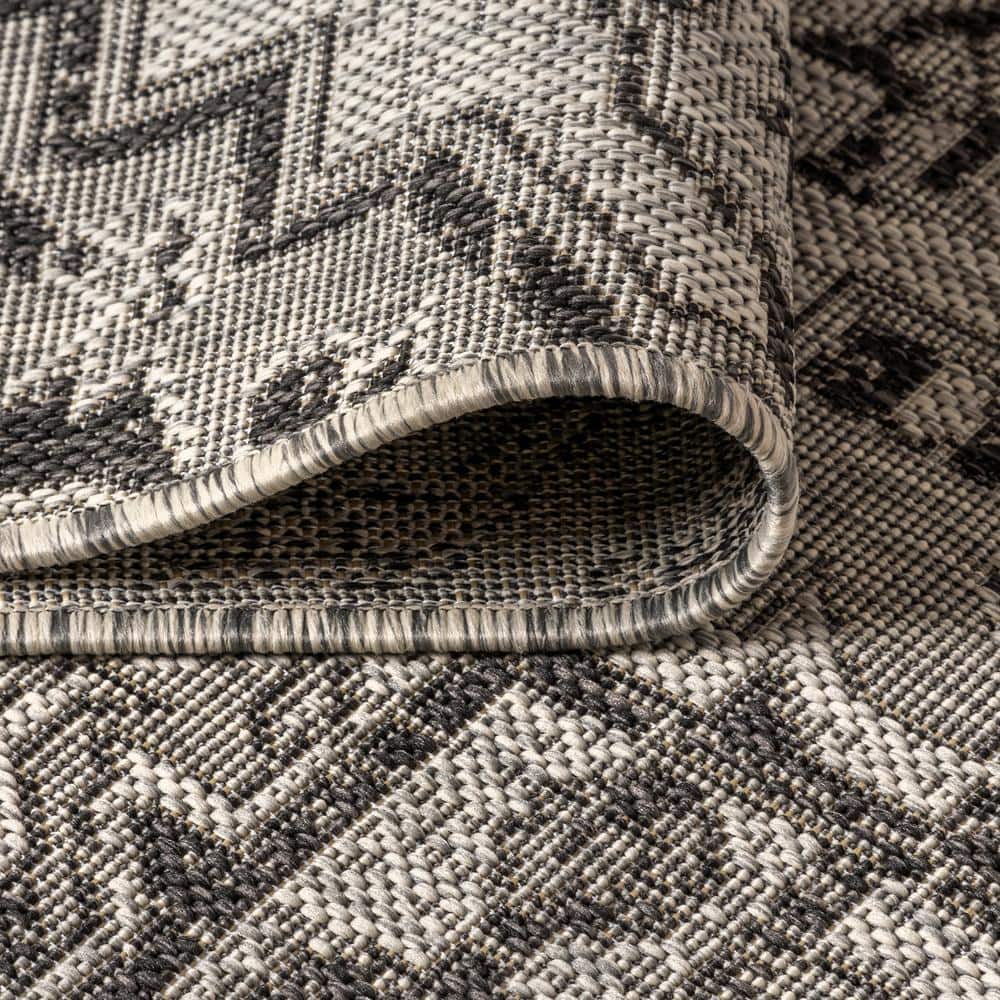 Estrella Bohemian Medallion Black/Gray 5' Round Synthetic Area Rug