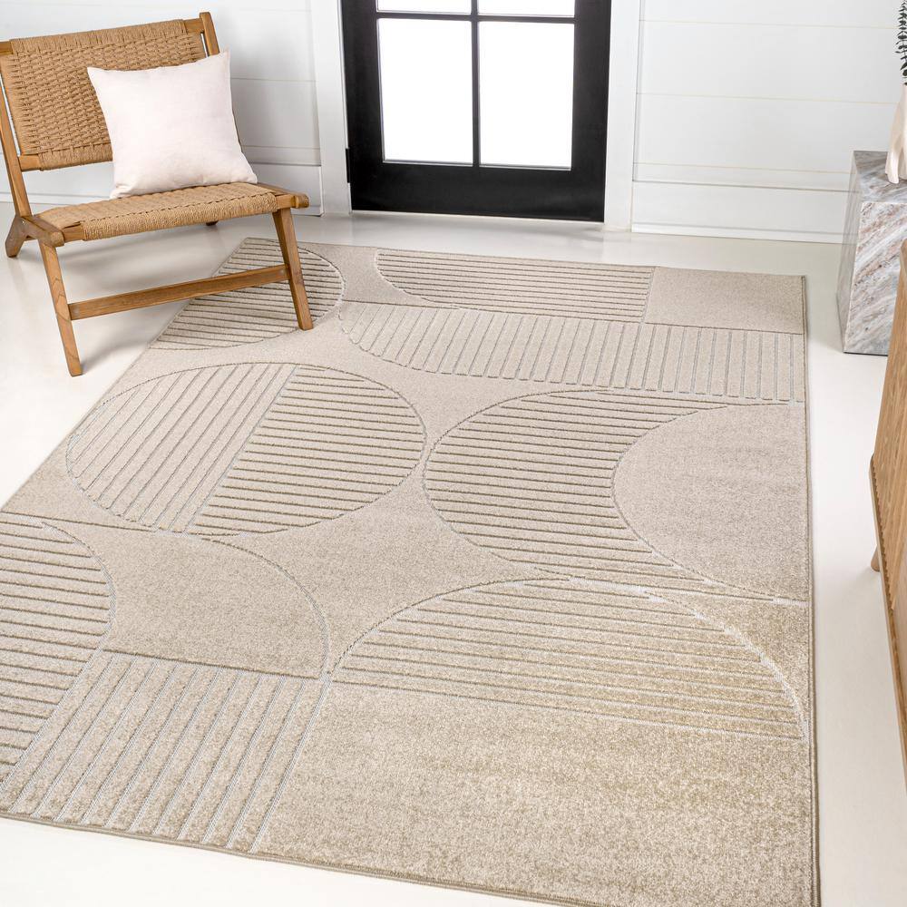 Beige and Cream Geometric High-Low 5x8 Indoor/Outdoor Rug