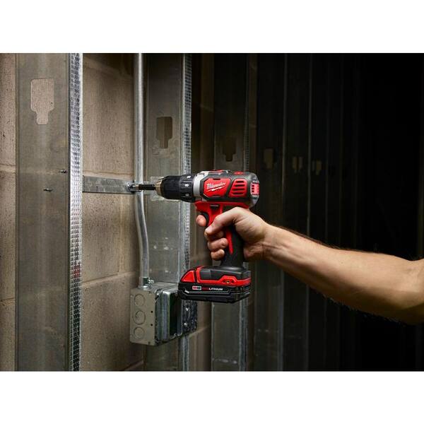 Milwaukee - M18 18-Volt Lithium-Ion Cordless 1/2 in. Drill Driver Kit W/ (1) 3.0Ah Battery, Charger & Bag