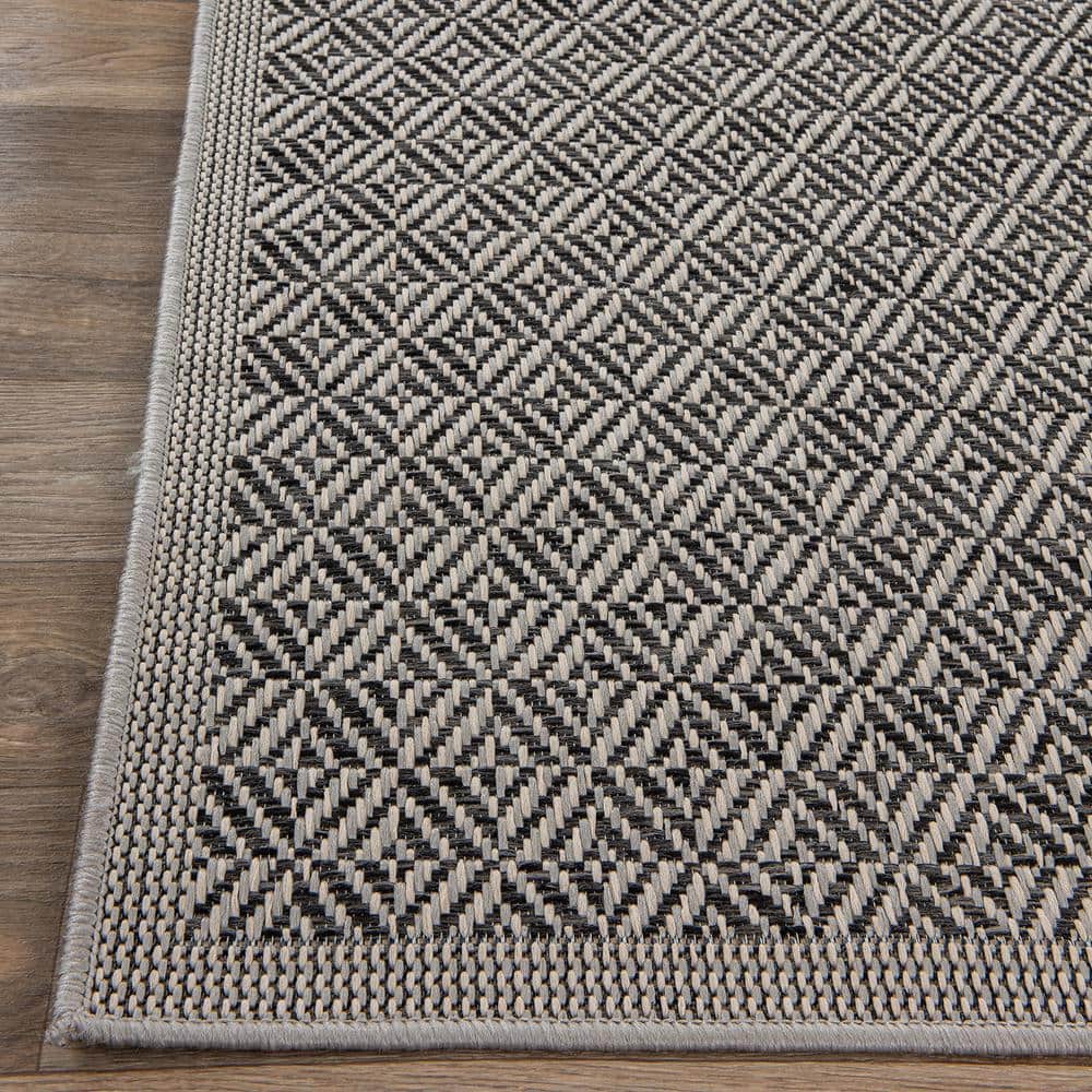 Geometric Flat Woven 5' x 7' Synthetic Indoor/Outdoor Rug
