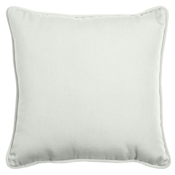 https://images.thdstatic.com/productImages/0cb28625-3aed-4772-be71-5fc0e24378fa/svn/arden-selections-outdoor-throw-pillows-am0pn02b-d9z1-64_600.jpg