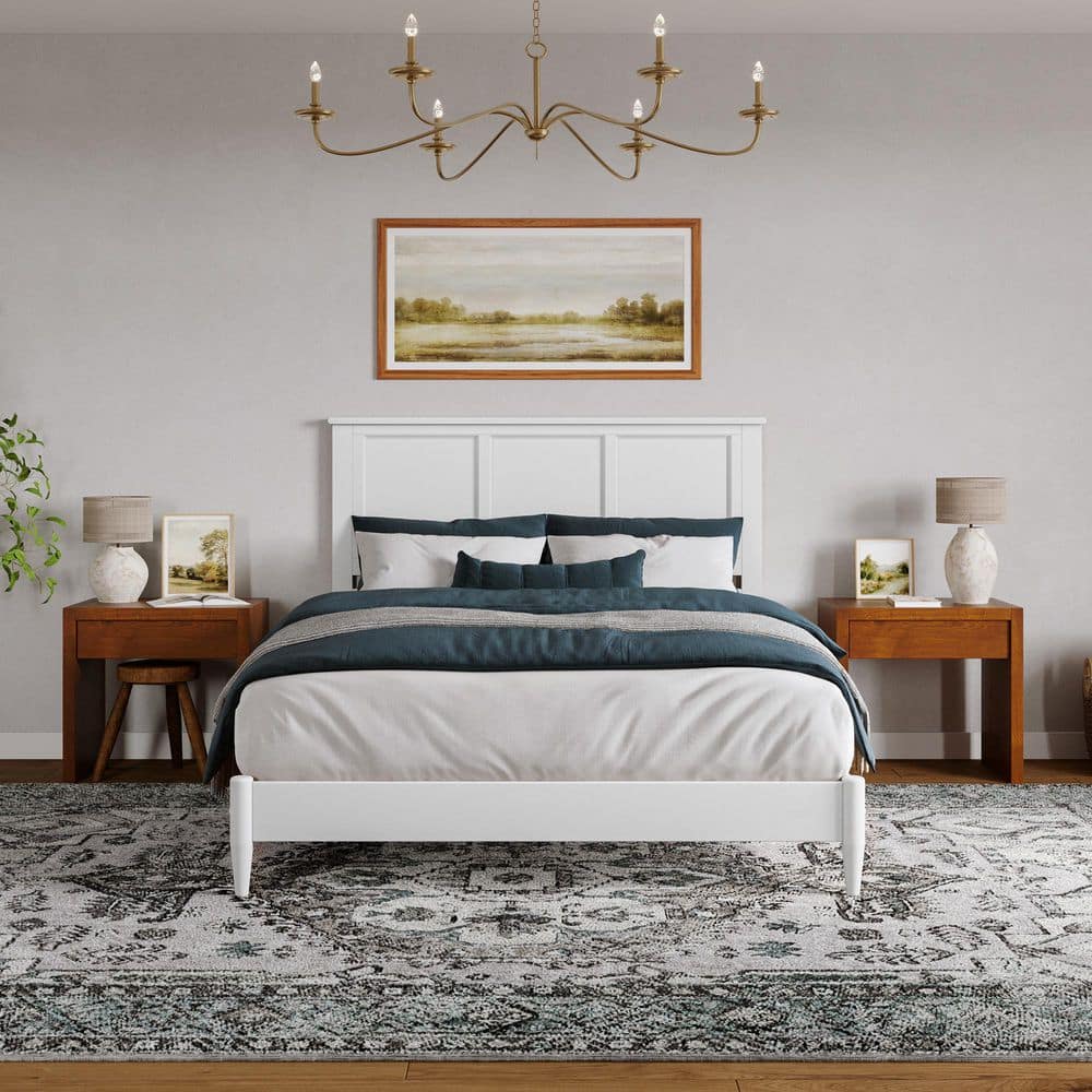 Charlotte White Solid Wood Queen Platform Bed with Headboard