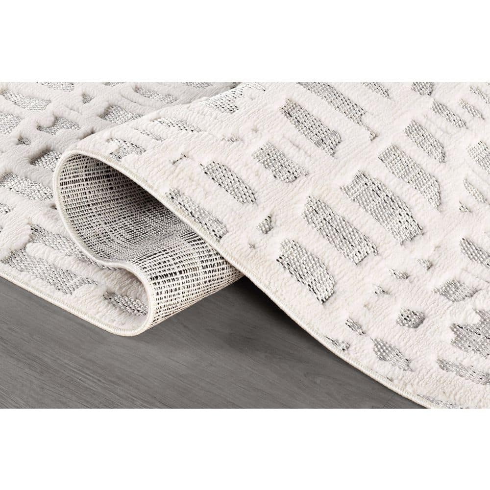 Gray and White Synthetic Flat Woven Rectangular Area Rug 5' x 7'