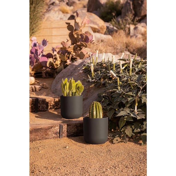 Kona 10 in. Round Black Plastic Planter (2-Pack)