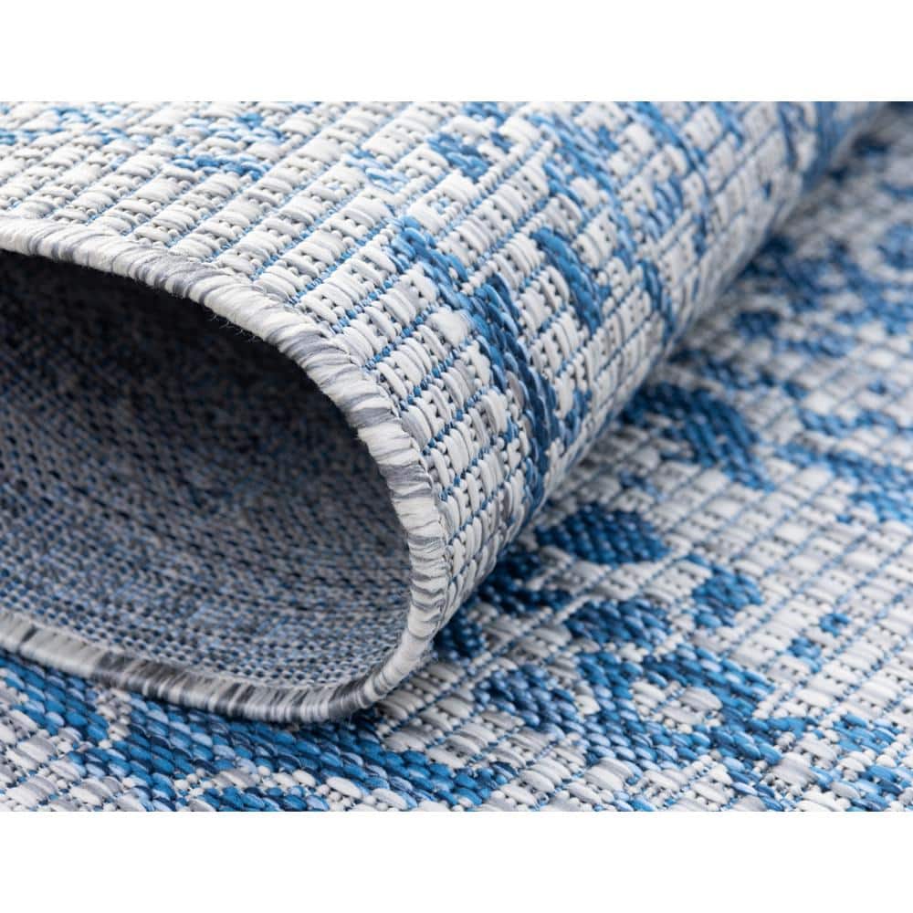 Classic Blue Rectangular Easy-Care Outdoor Rug, 4' x 6'