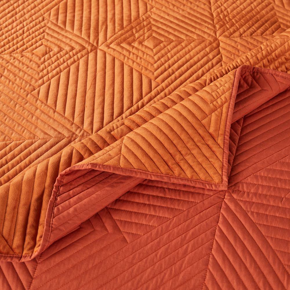 Riviera Spice Velvet King Quilt Set with Reversible Design