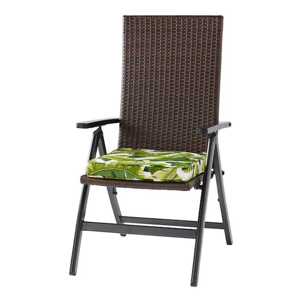 Greendale Home Fashions Wicker Outdoor PE Foldable Reclining Chair with Palm Leaves White Seat Cushion