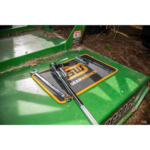 GEARWRENCH 18 in. x 12 in. High Strength Magnetic Tool Mat