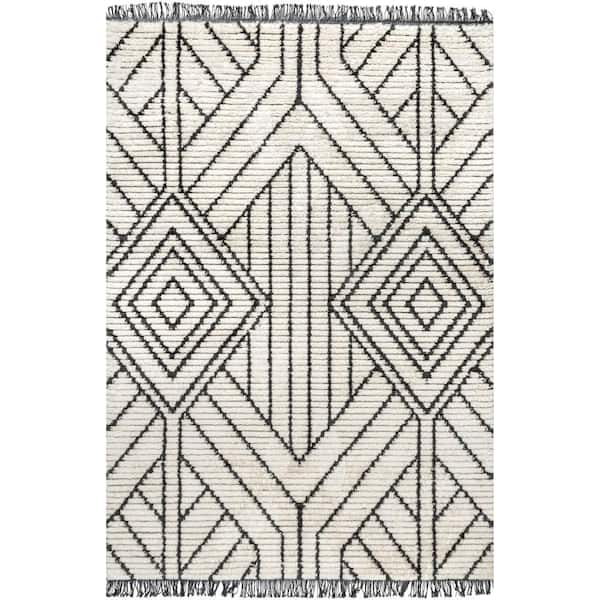 nuLOOM Beige 5 ft. 3 in. x 7 ft. 6 in. Tatiana Soft Shaggy Textured Modern Diamond Fringe Area Rug