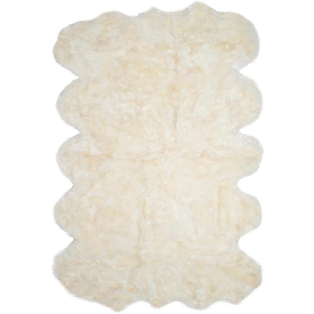 Luxurious Hand-Knotted Natural White Sheepskin 5' x 8' Area Rug