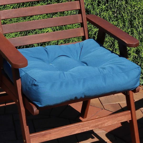 https://images.thdstatic.com/productImages/0dba1d6a-696d-4cf4-83f7-ffc88b0c1acb/svn/outdoor-dining-chair-cushions-d0102himze7-31_600.jpg