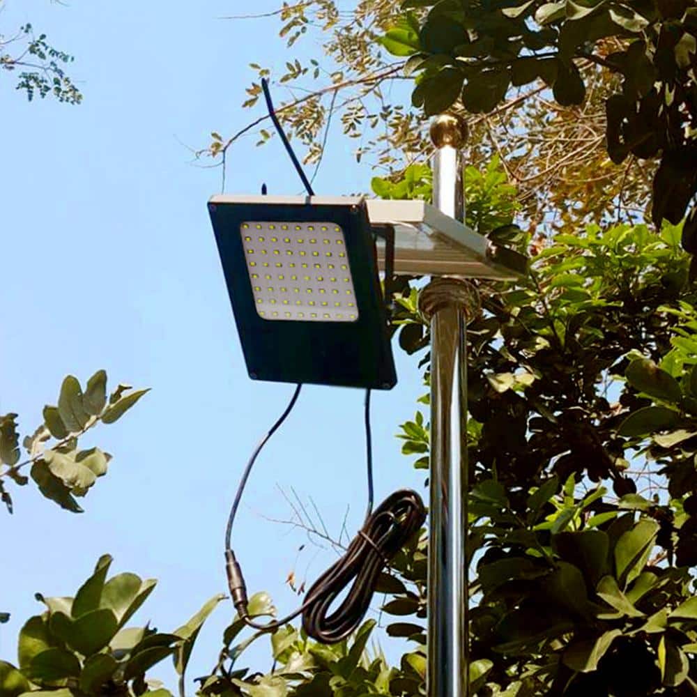 Solar Powered Black Aluminum LED Flood Light with Tempered Glass Panel