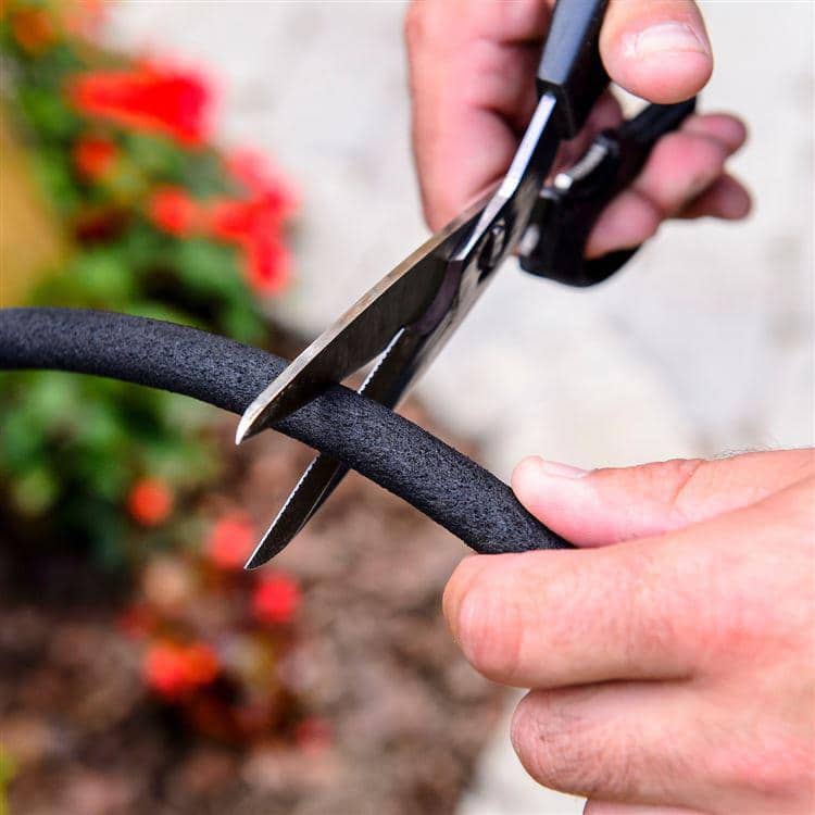 https://images.thdstatic.com/productImages/0dbbcbc9-76ae-4c22-92f3-fd3058395f1f/svn/swan-garden-hoses-celspak38100cc-1d_1000.jpg