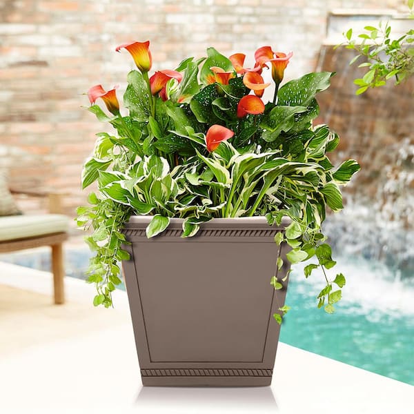 Westhaven Large 17.5 in. x 15.4 in. Saddle Resin Composite Planter