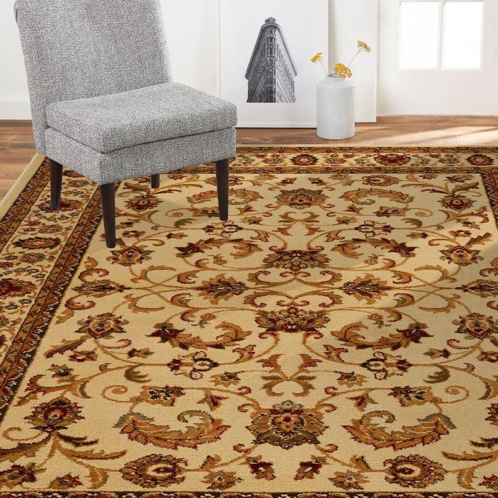 Ivory and Beige Ornate Damask Area Rug, 5'2" x 7'2"