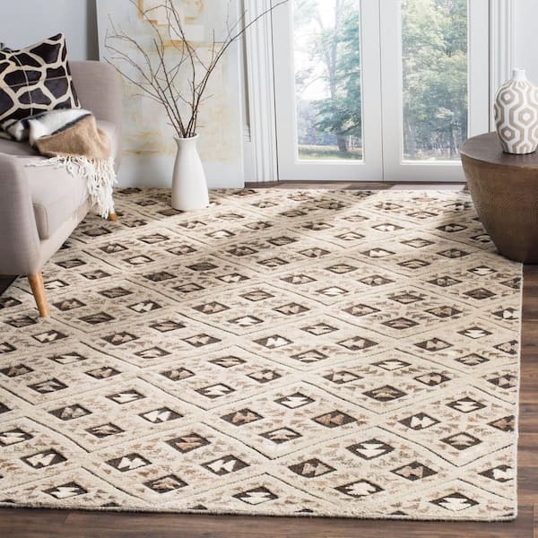 Challe 8 ft. x 10 ft. Gray Diamond High-Low Area Rug