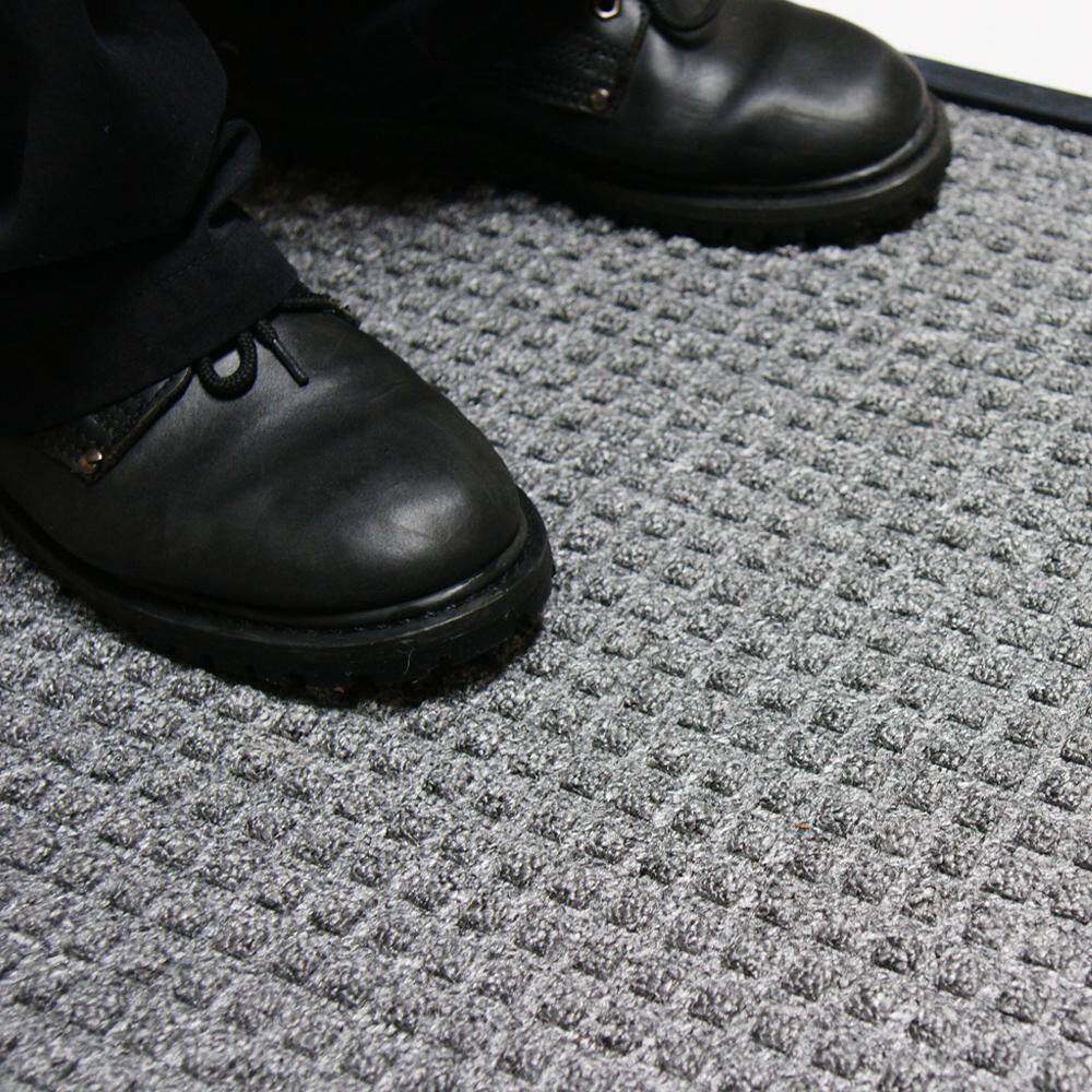 Tan Polypropylene and Rubber Outdoor Carpet Mat 16" x 24"