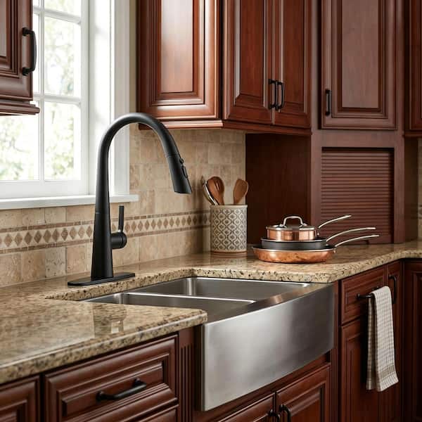 17.7 in. Single Handle Pull Down Sprayer Kitchen Faucet with 360 degree Swivel Spout in Matte Black