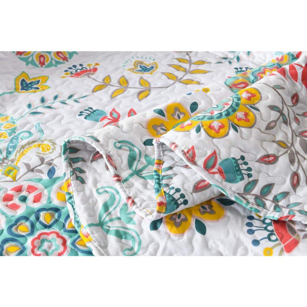 King White Microfiber Bohemian Floral Quilt Set