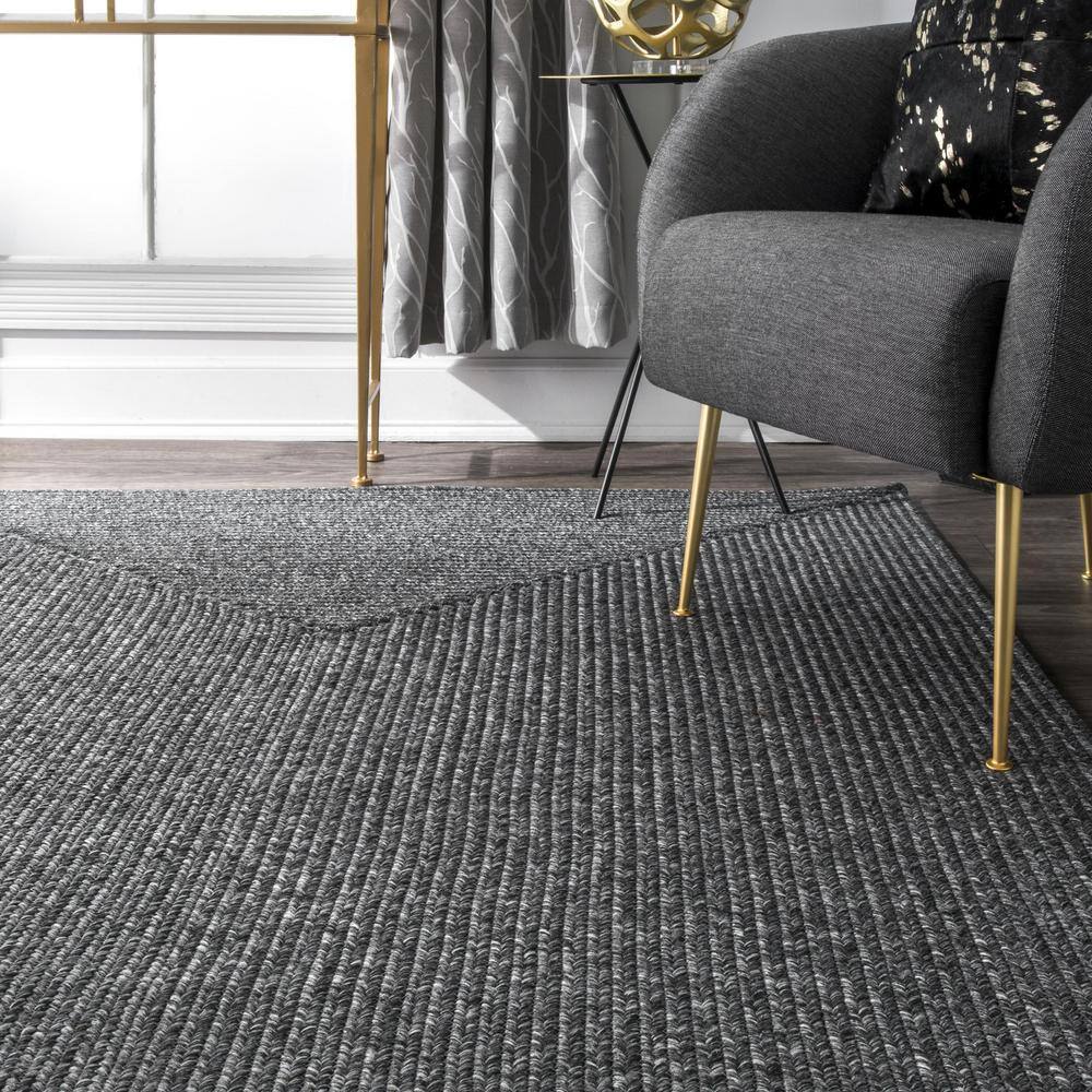 Charcoal Gray Round Braided Synthetic Indoor/Outdoor Rug