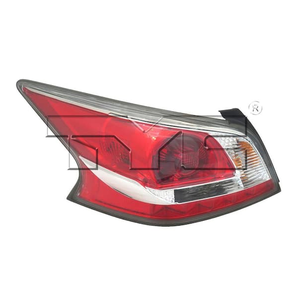 nissan altima 2015 tail light