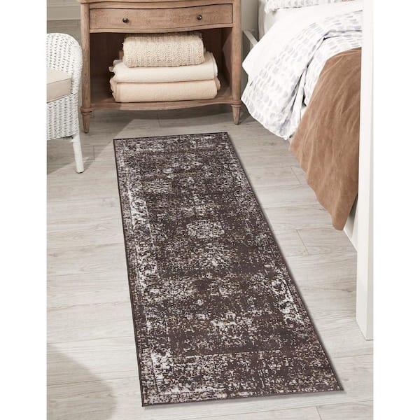 Sofia Casino Brown 2' 0 x 6' 7 Runner Rug