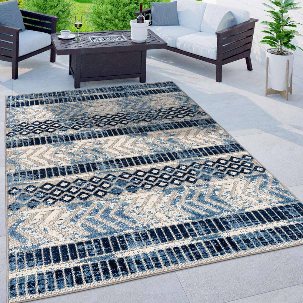 Navy Geometric Flat Woven 5' x 7' Reversible Area Rug