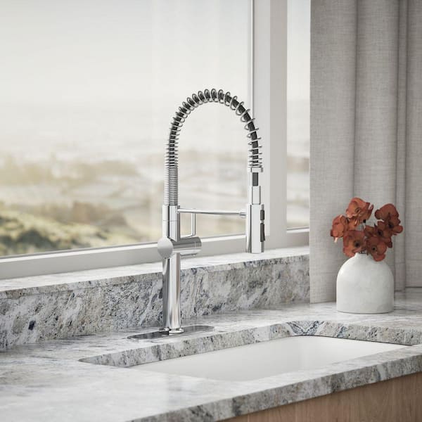 Crue Semi-Professional Single-Handle Pull-Down Sprayer Kitchen Faucet in Polished Chrome