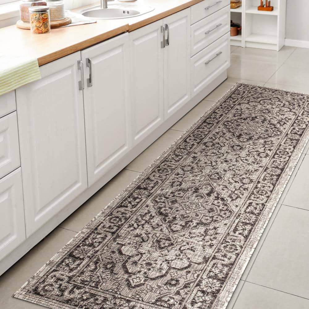 Rozetta Boho Medallion Gray/Black Synthetic Indoor/Outdoor Runner Rug - 2x8
