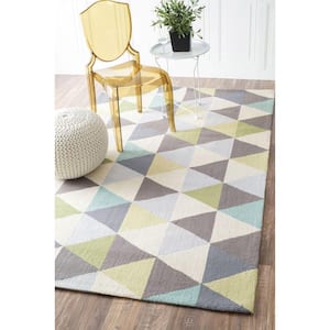 Bianca Triangles Green 5 ft. x 8 ft. Area Rug