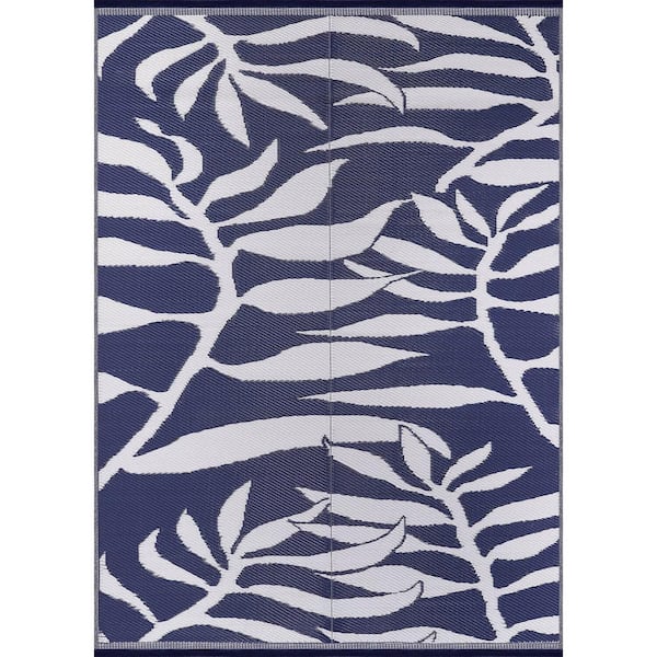 Lightweight Floral Blue/White 6 ft. x 9 ft. Reversible Plastic Indoor/Outdoor Area Rug