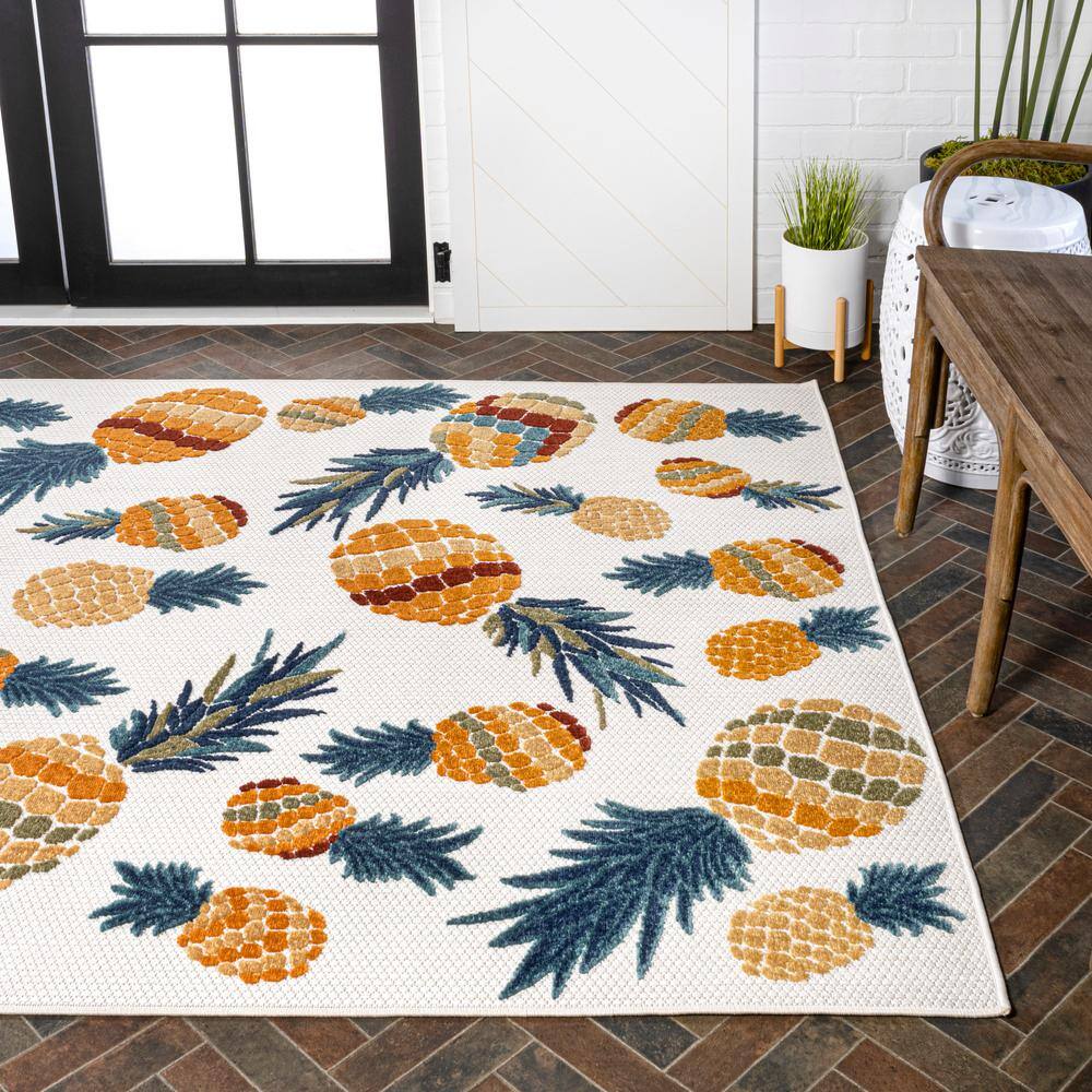 Ivory Tropical Pineapple 3' x 5' Synthetic Indoor/Outdoor Rug