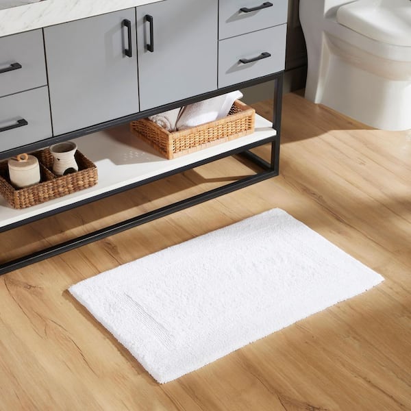 Lux Collection White 21 in. x 34 in. 100% Cotton Reversible Race Track Pattern Bath Rug