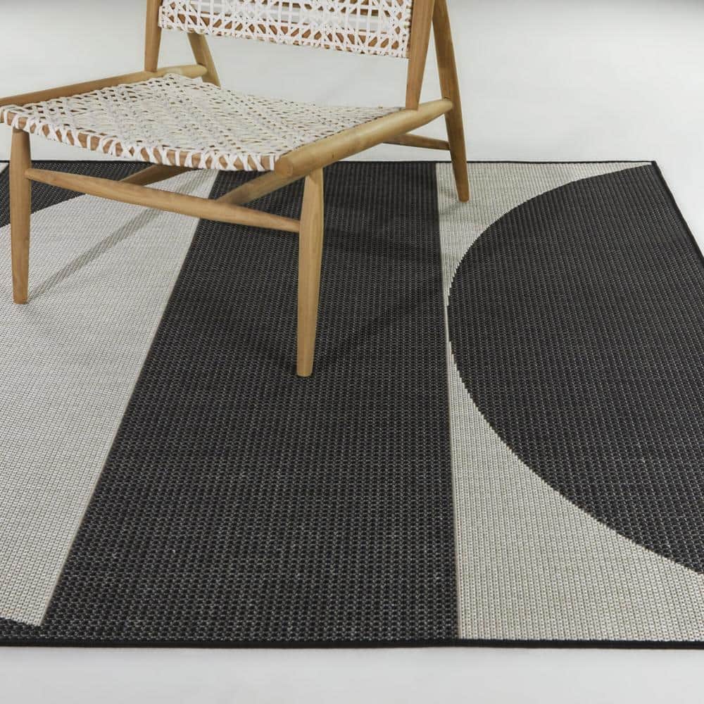 Charcoal and Beige Geometric Flatwoven Synthetic Area Rug 5'3" x 7'