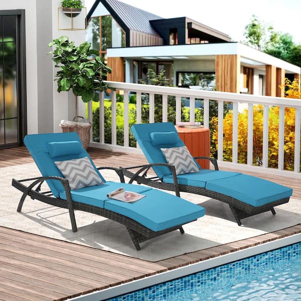 Sudzendf 2 Pcs Wicker Outdoor Recliner Chair with Light Blue